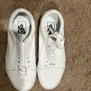 Van size 8.5 women. Only tried on an never worn.Has only 2 scuffs.